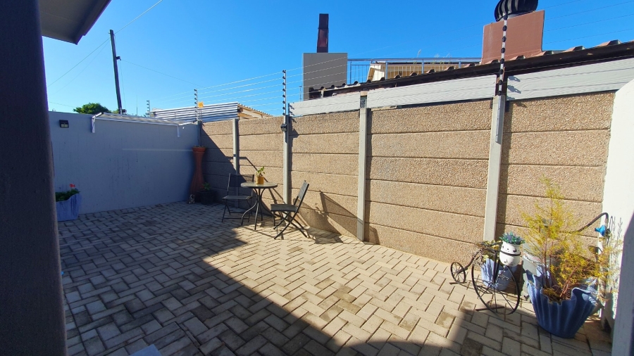 2 Bedroom Property for Sale in Dana Bay Western Cape